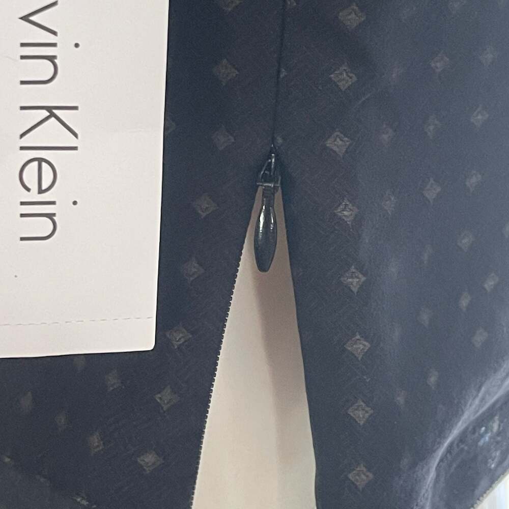 Calvin Klein Petites Black Silk Geometric Print V-Neck Sleeveless Top - Picture 5 of 7